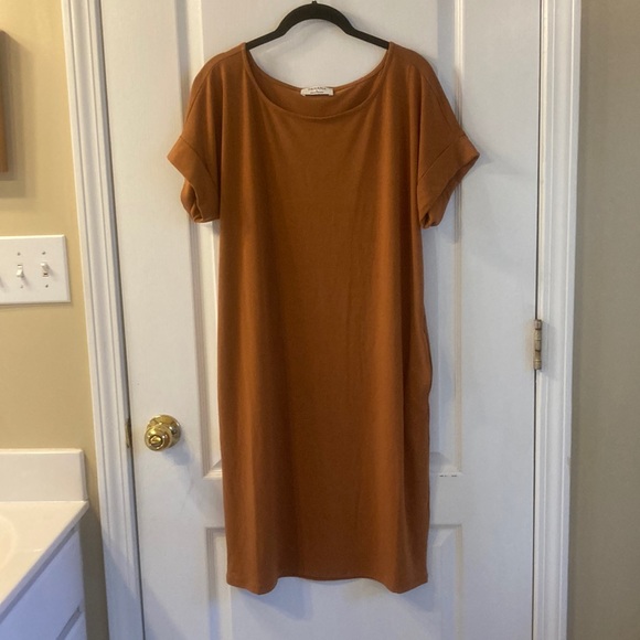 Zenana Slouchy Burnt Sienna Shift Dress with Pockets - Picture 1 of 4